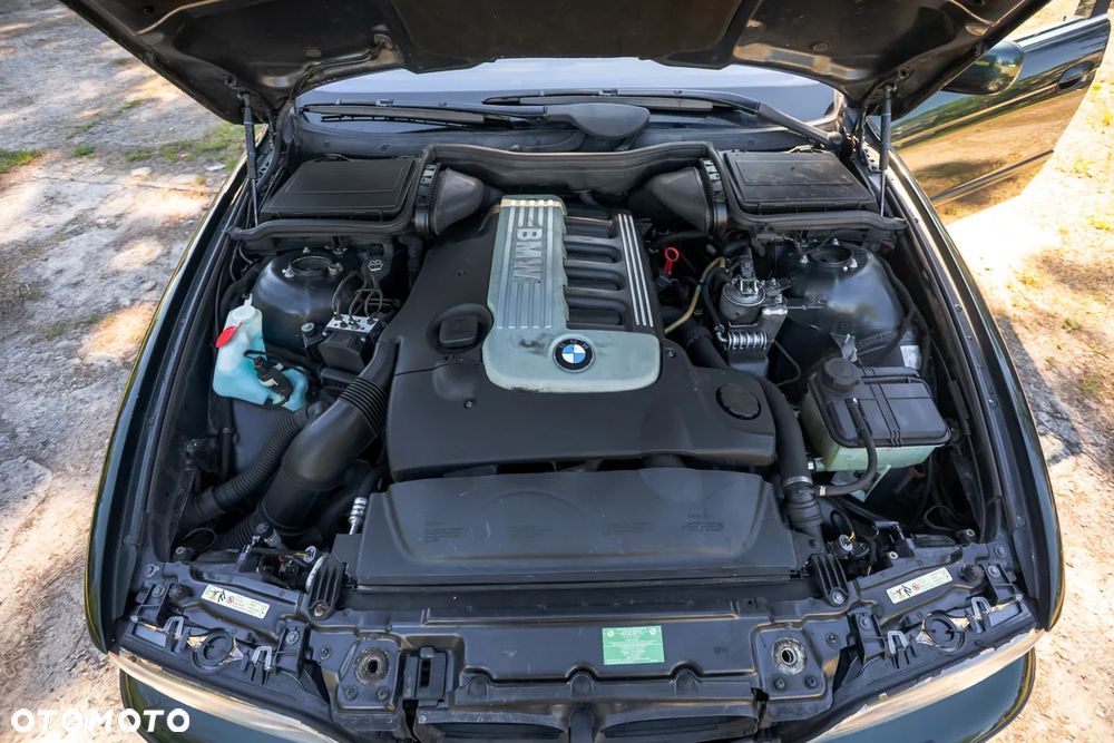 BMW Seria 5 525d Touring - 33