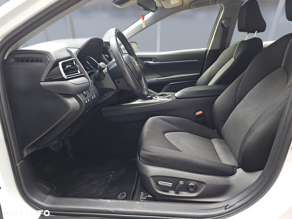 Toyota Camry 2.5 Hybrid Comfort CVT - 9