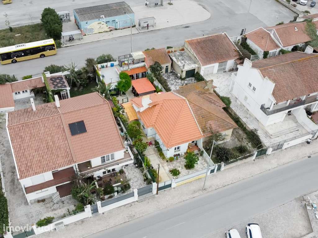 Moradia Geminada T2 + T1 - Costa de Caparica - Grande imagem: 3/28