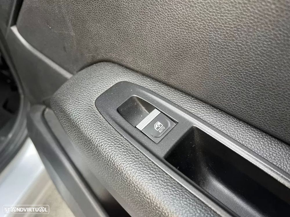 Renault Captur 1.0 TCe Exclusive - 37