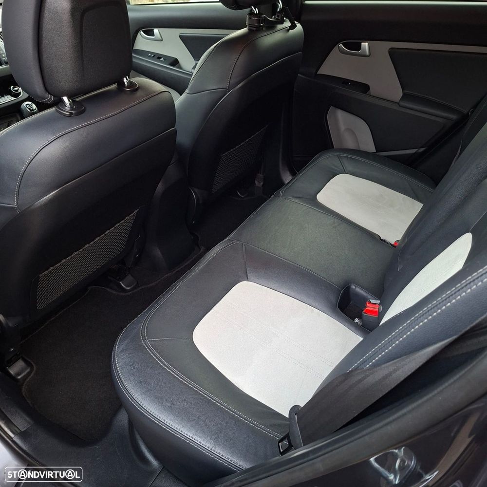 Kia Sportage 1.7 CRDi ISG TX Navi - 22