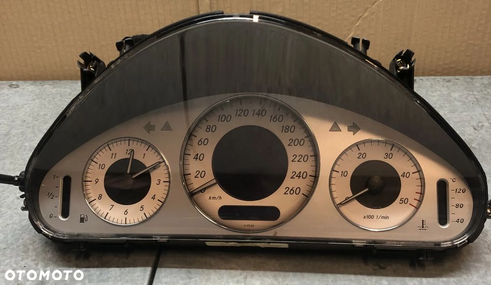 MERCEDES W211 LICZNIK 2.7 CDI A2115403611 - 1