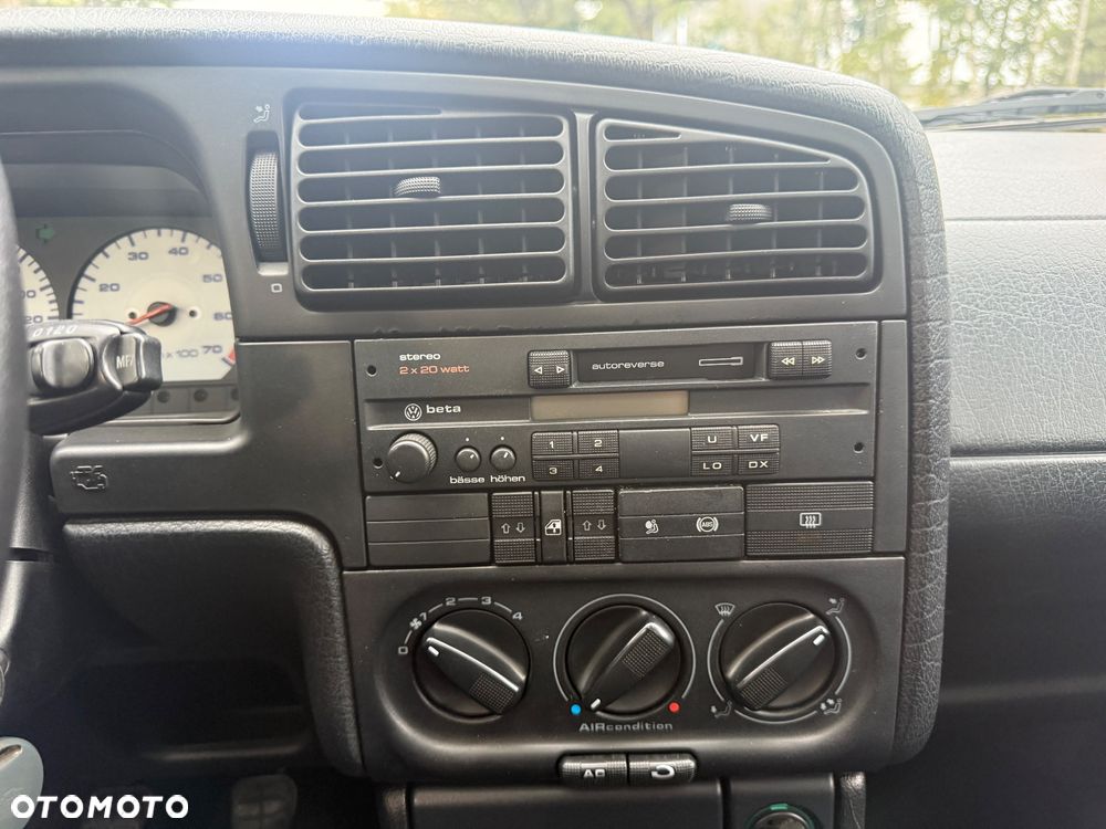 Volkswagen Passat - 14