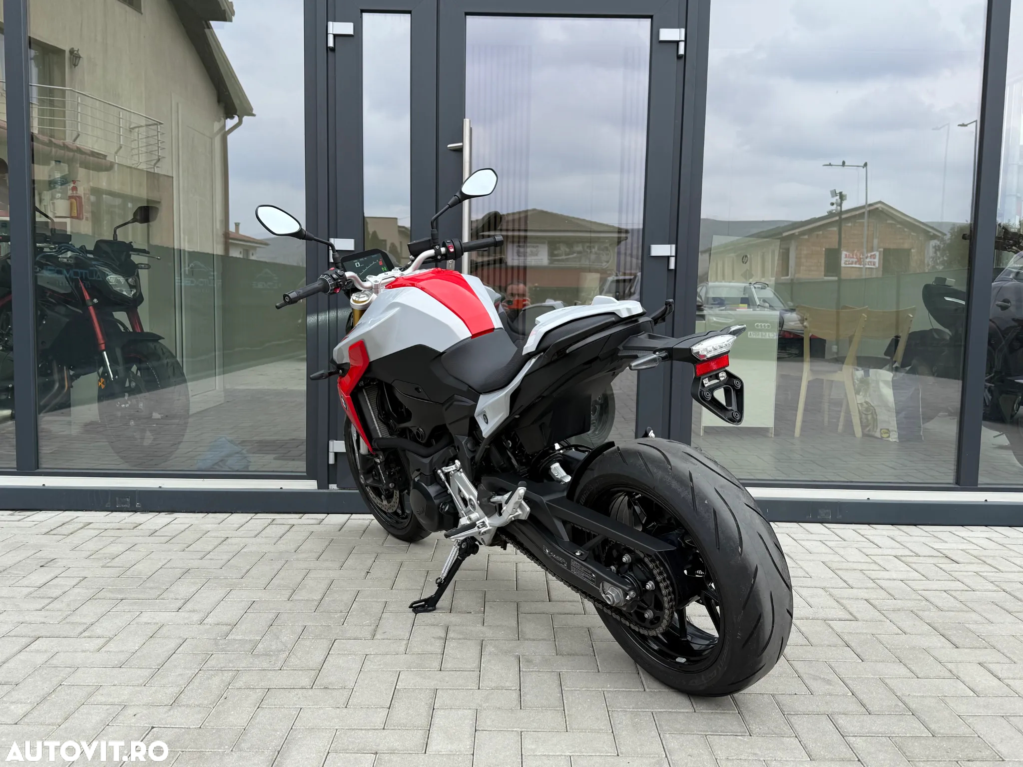 BMW F900R - 6