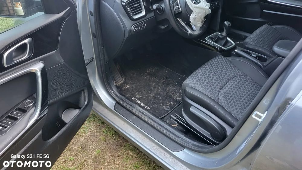 Kia Ceed 1.6 CRDi Spirit - 9