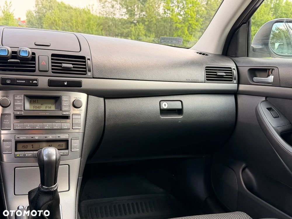 Toyota Avensis 1.8 VVT-i Luna - 10