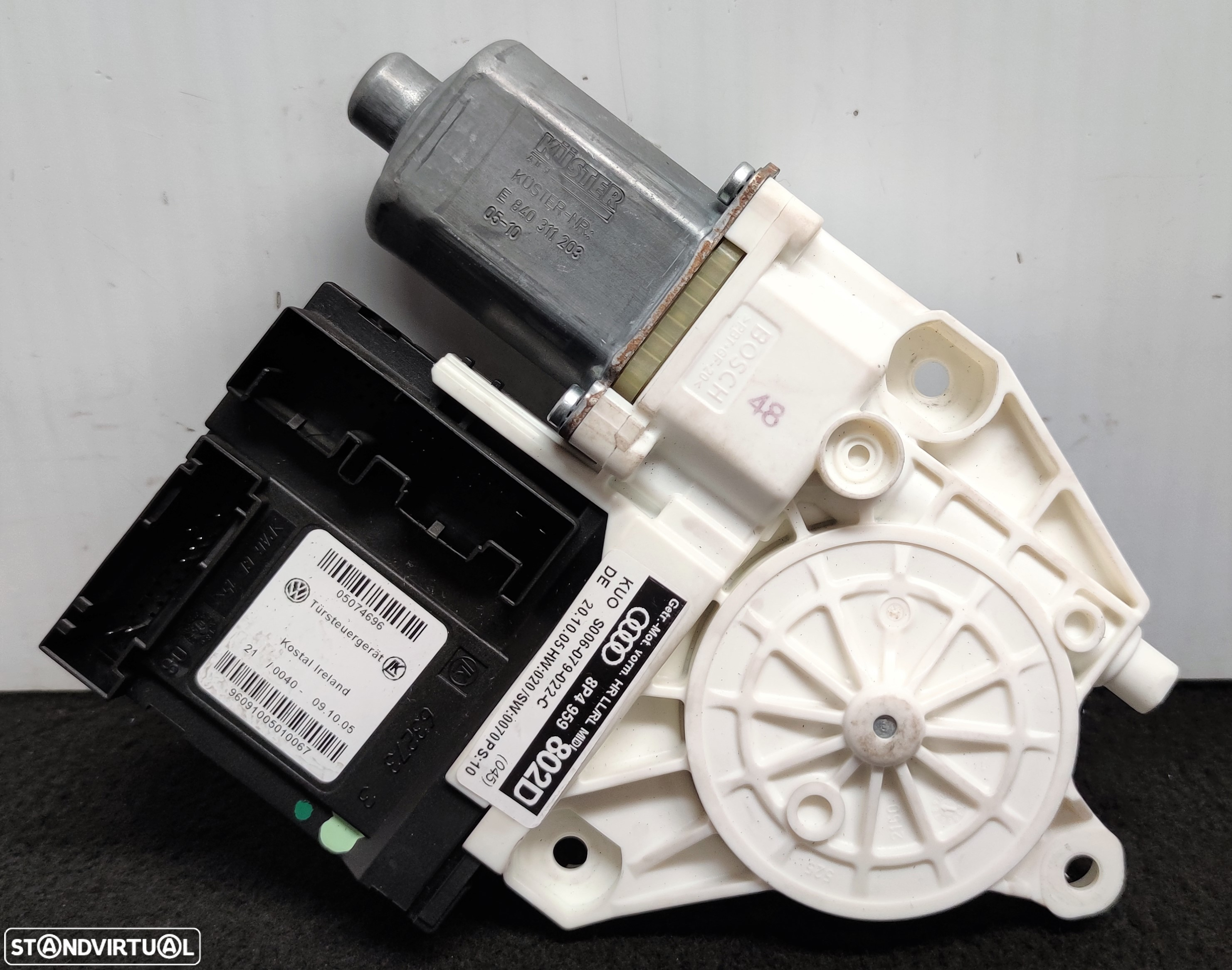 MOTOR ELEVATÓRIO DO VIDRO TRASEIRO DIREITO AUDI A3 - 5