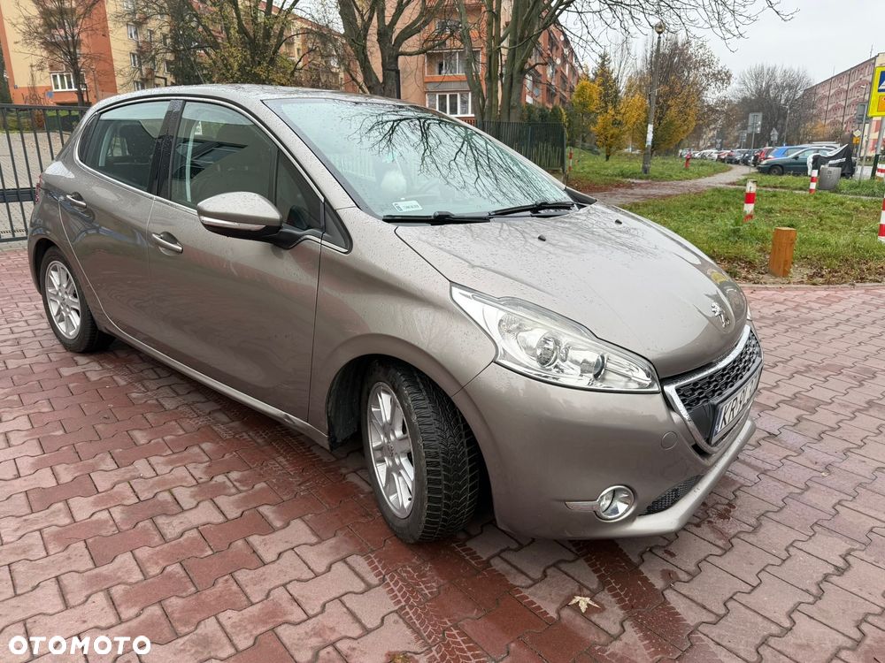 Peugeot 208 - 14