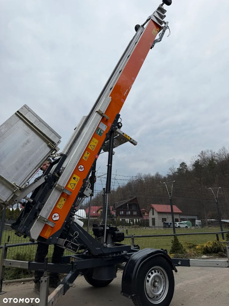 Paus Easy 18 WH-M Drabina Winda Dekarska mobilna aluminiowa TRANSPORTER DEKARSKO-BUDOWLANY w pełni Hydrauliczny 18 metrów. Obrotowy do okoła. 2018rok. Jak Nówka z salonu. praktycznie zerowy przebieg! Serwisy w Dekra do Końca. Sprowadzona z Komuny Norweskiej. Wielka Okazja. Sterowanie Hydrauliczne. Nowy model wózek jeździ od dołu dodatkowe ramię. Pojazd przyczepa lekka - 7