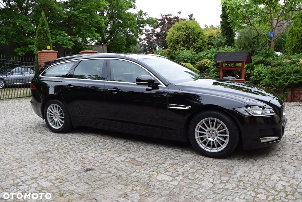 Jaguar XF 20d Prestige - 8