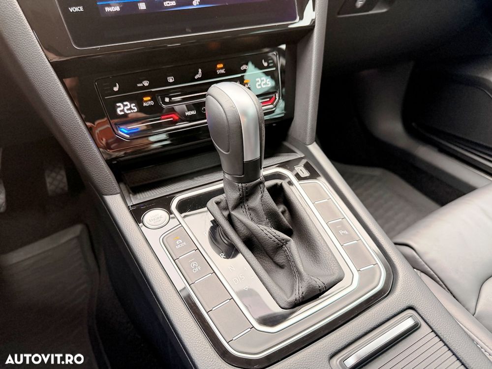 Volkswagen Passat 2.0 TDI DSG Highline - 32