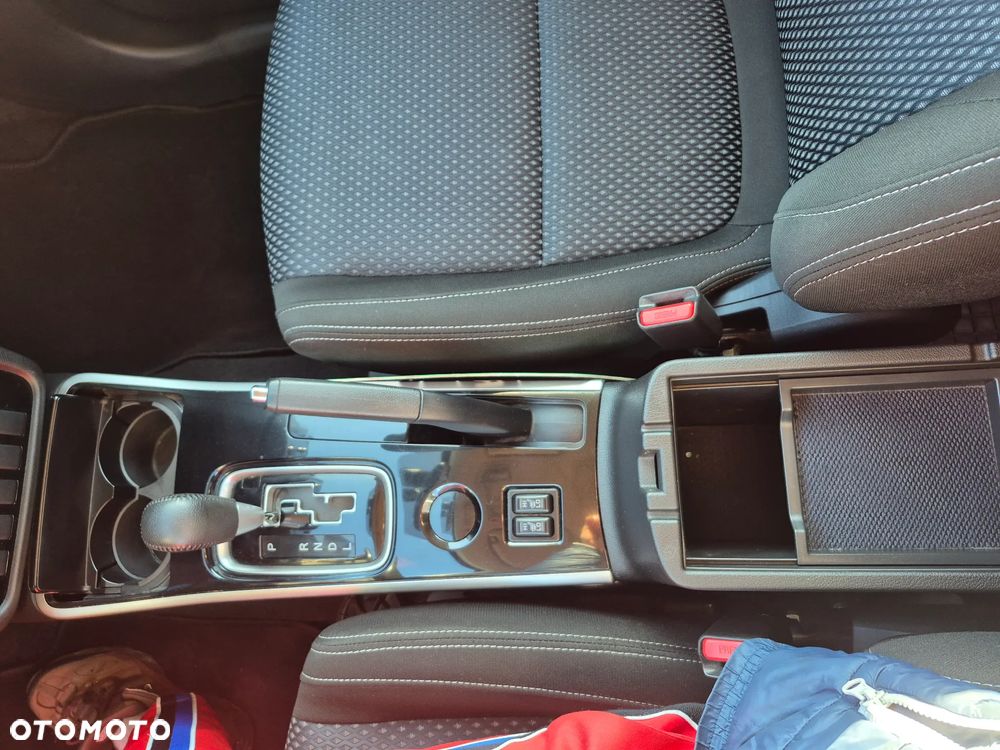 Mitsubishi Outlander 2.0 2WD CVT Active+ - 23