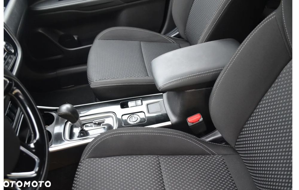 Mitsubishi Outlander 2.0 Intense 4WD CVT - 13