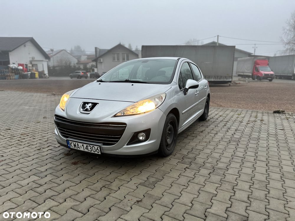 Peugeot 207 - 1