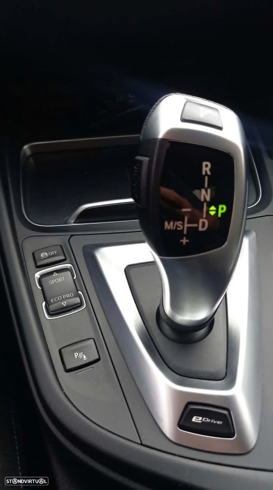 BMW 330 e iPerformance Advantage - 3