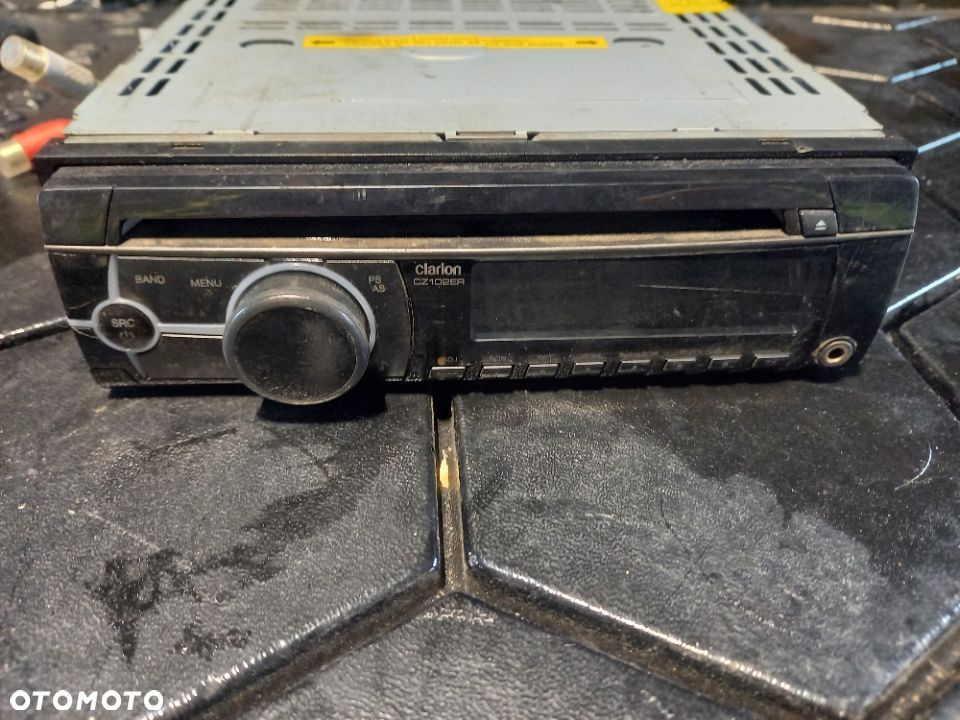Radioodtwarzacz Clarion CZ102ER - 1