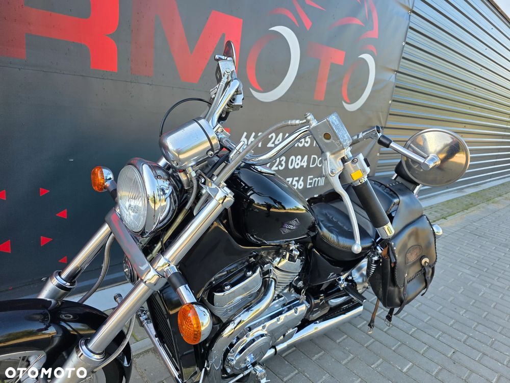 Suzuki Intruder - 12