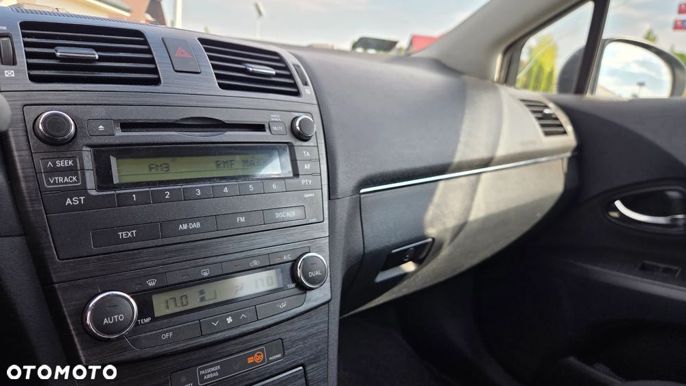 Toyota Avensis 2.2 D-4D 2010 - 9