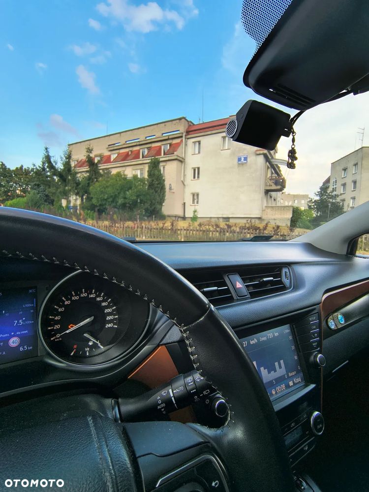 Toyota Avensis 1.8 Premium - 13