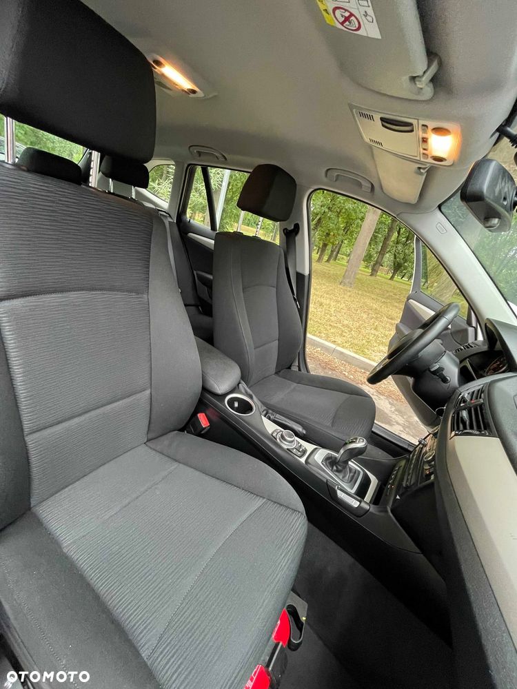 BMW X1 xDrive18d - 10