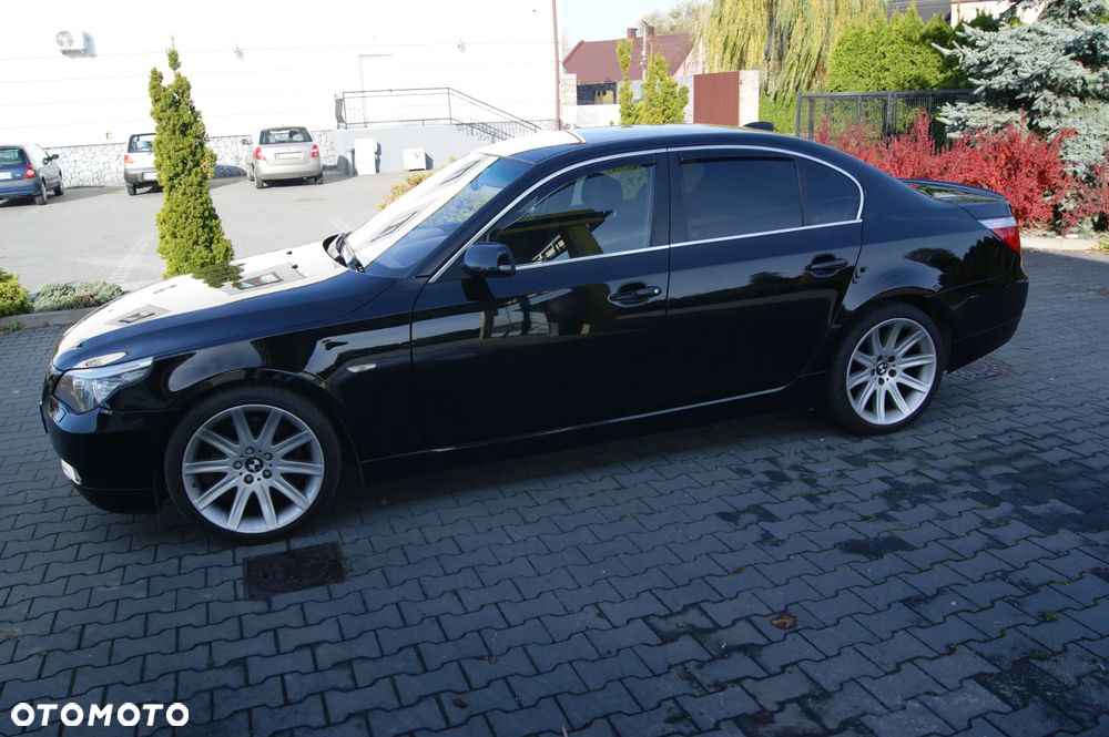 BMW Seria 5 525d Edition Sport - 10