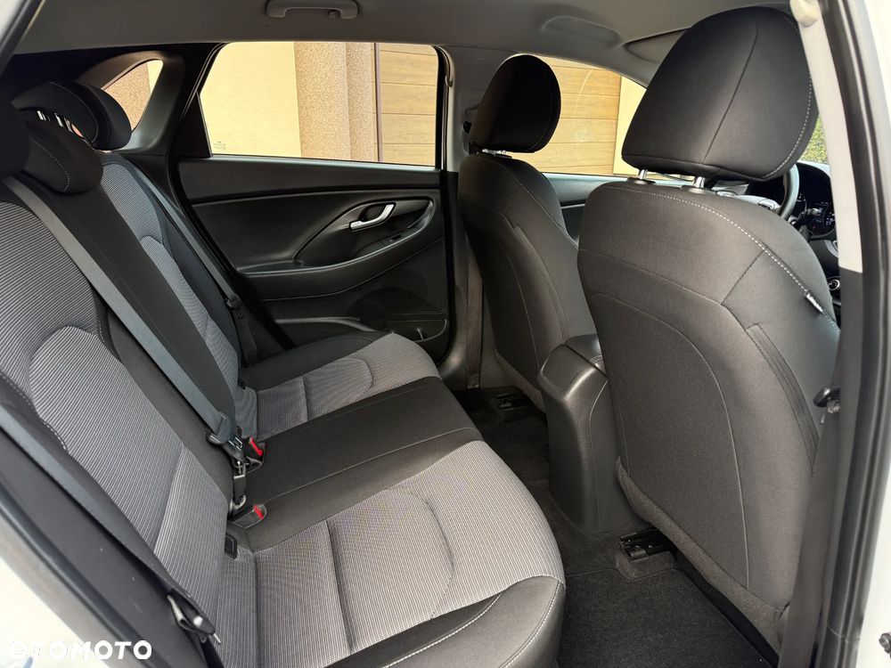 Hyundai i30 1.4 Classic + - 24