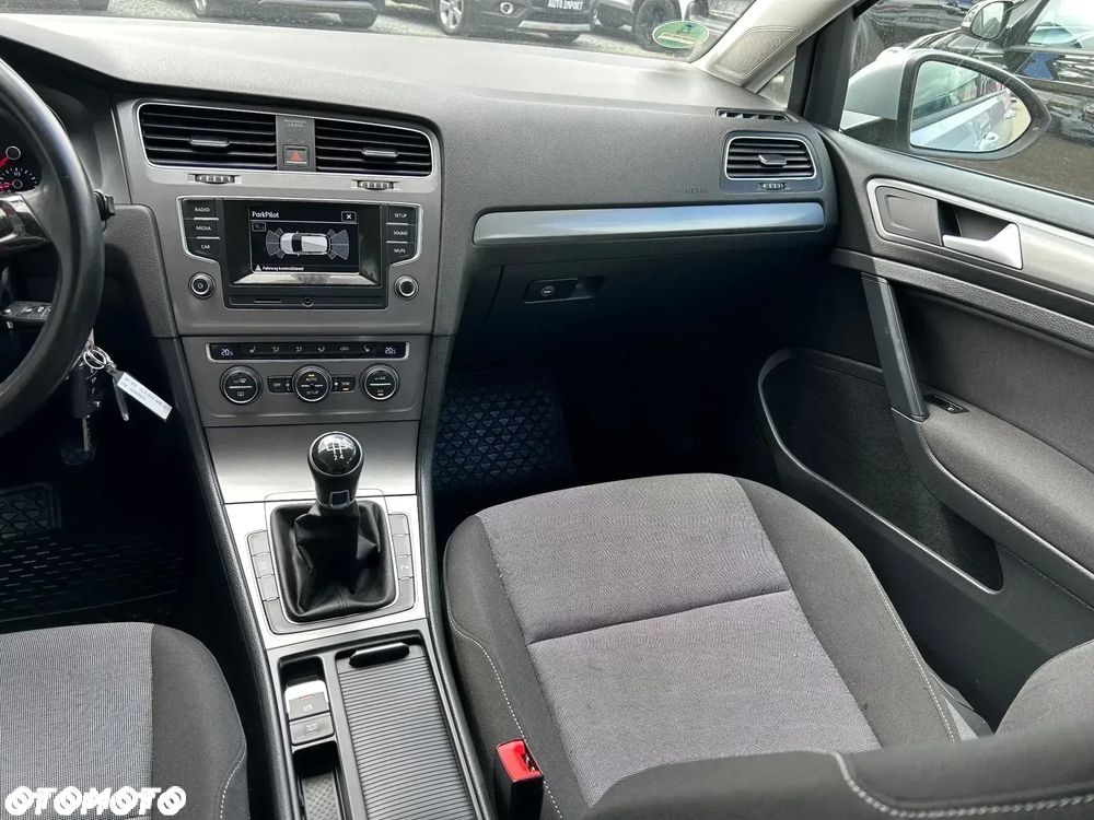 Volkswagen Golf 1.2 TSI BMT Trendline - 12