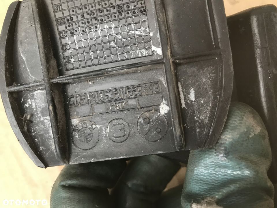 Ślizg Bmw 3 E46 sedan kombi coupe mocowanie wspornik uchwyt zderzaka lewe tylne 8195321 - 5