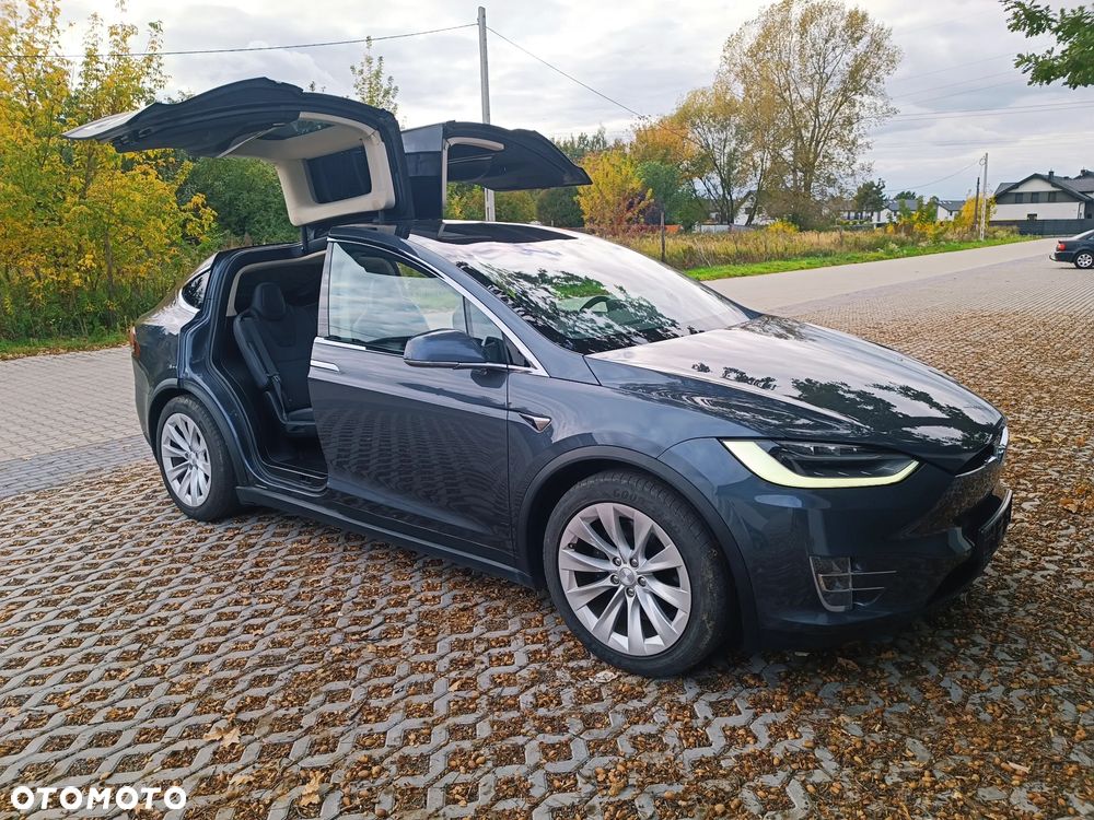Tesla Model X Long Range Plus - 12