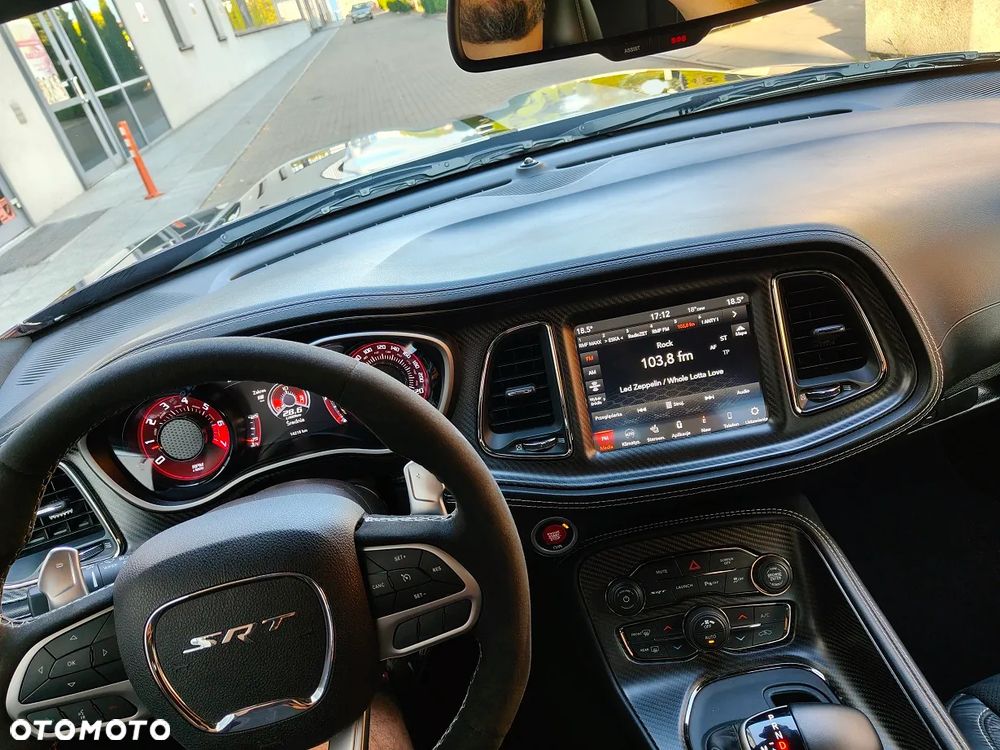 Dodge Challenger - 31