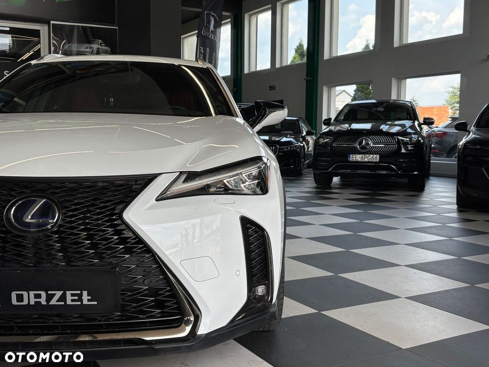 Lexus UX - 36