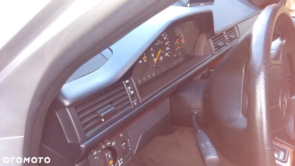 Mercedes-Benz Klasa E - 11