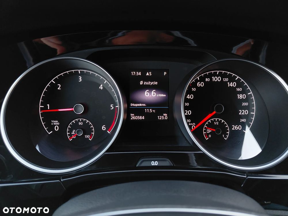Volkswagen Touran - 17