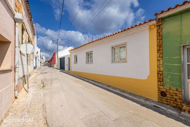 MORADIA T2 + QUINTAL + TERRAÇO – TOTALMENTE REMODELADA CENTRO CARTAXO - Grande imagem: 5/27
