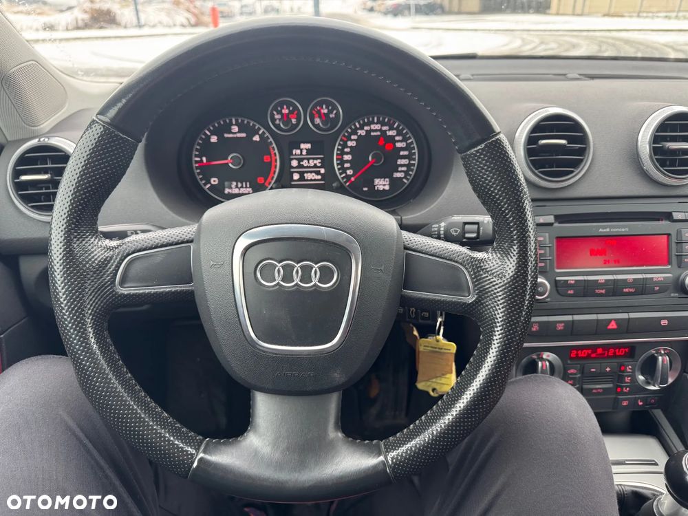 Audi A3 Sportback 2.0 TDI DPF quattro Attraction - 2