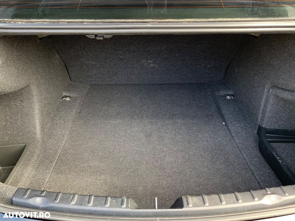 BMW Seria 3 318d - 13