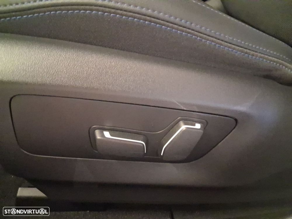 BMW 530 e Pack Desportivo M - 14