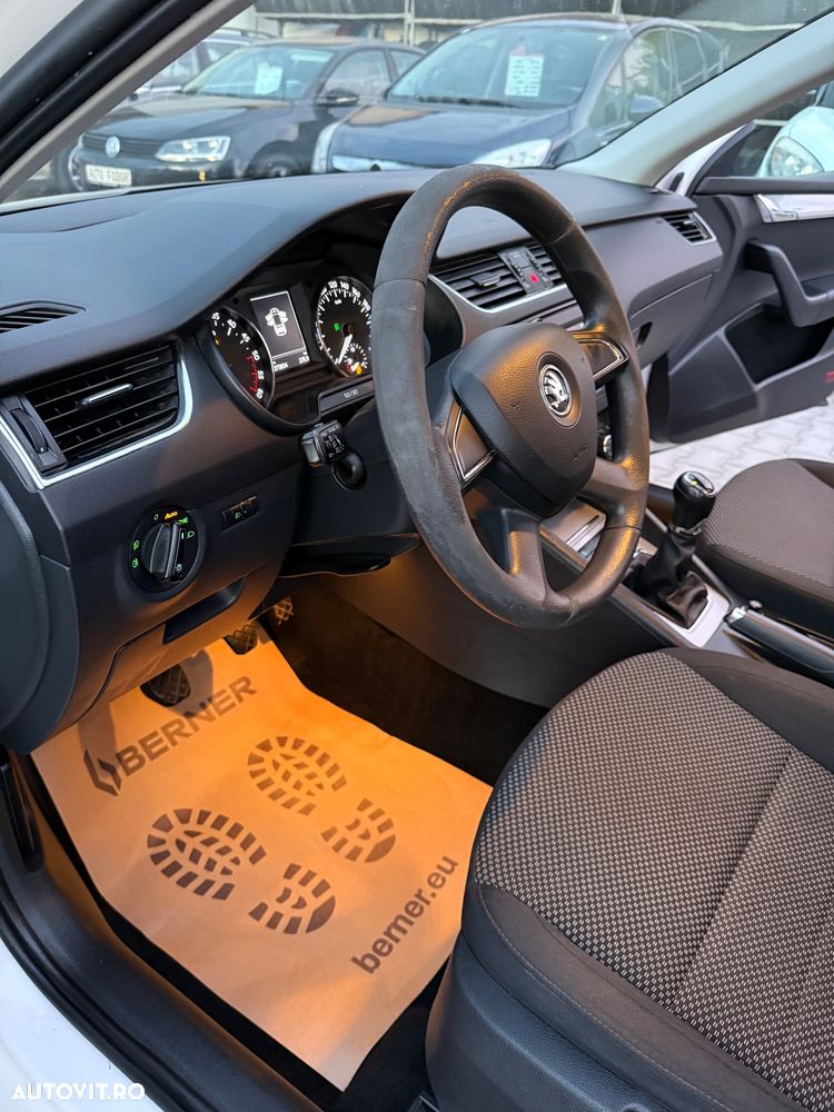 Skoda Octavia 1.6 TDI Green tec 4x4 Elegance - 11