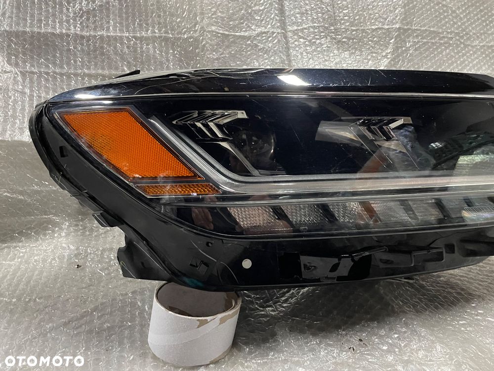 LAMPA PRAWA FULL LED PASSAT USA 561941082 - 5