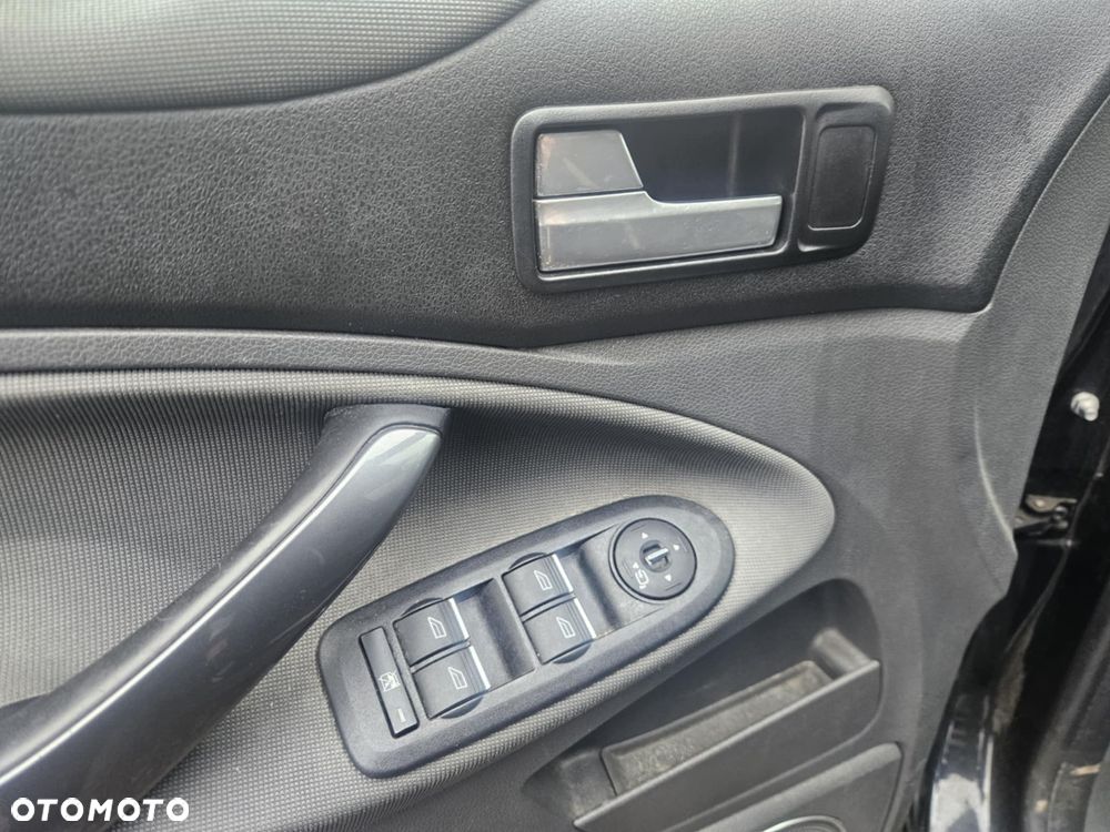 Ford Kuga 2.0 TDCi 4x4 Titanium - 17