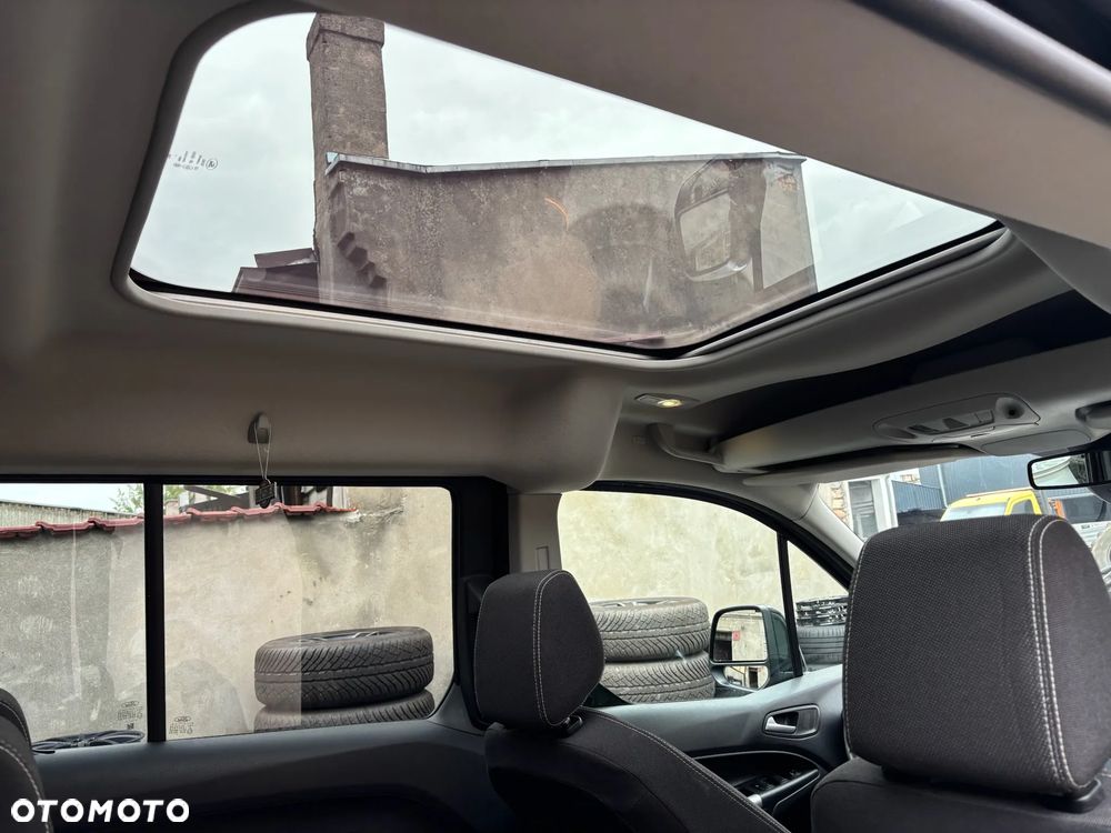 Ford Tourneo Connect 1.5 TDCi Start-Stop Titanium - 23