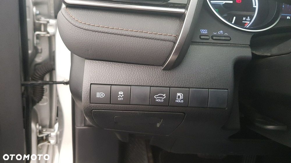 Toyota Camry - 20