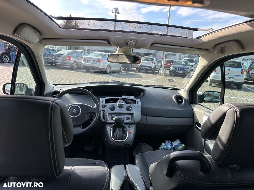 Renault Grand Scenic - 11