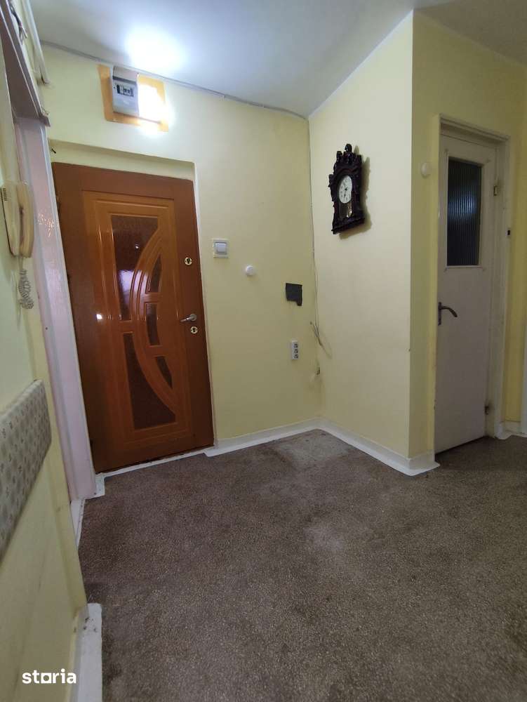 Apartament 3 camere, Micro 19, etaj 3, centrală termică — fotografia 1