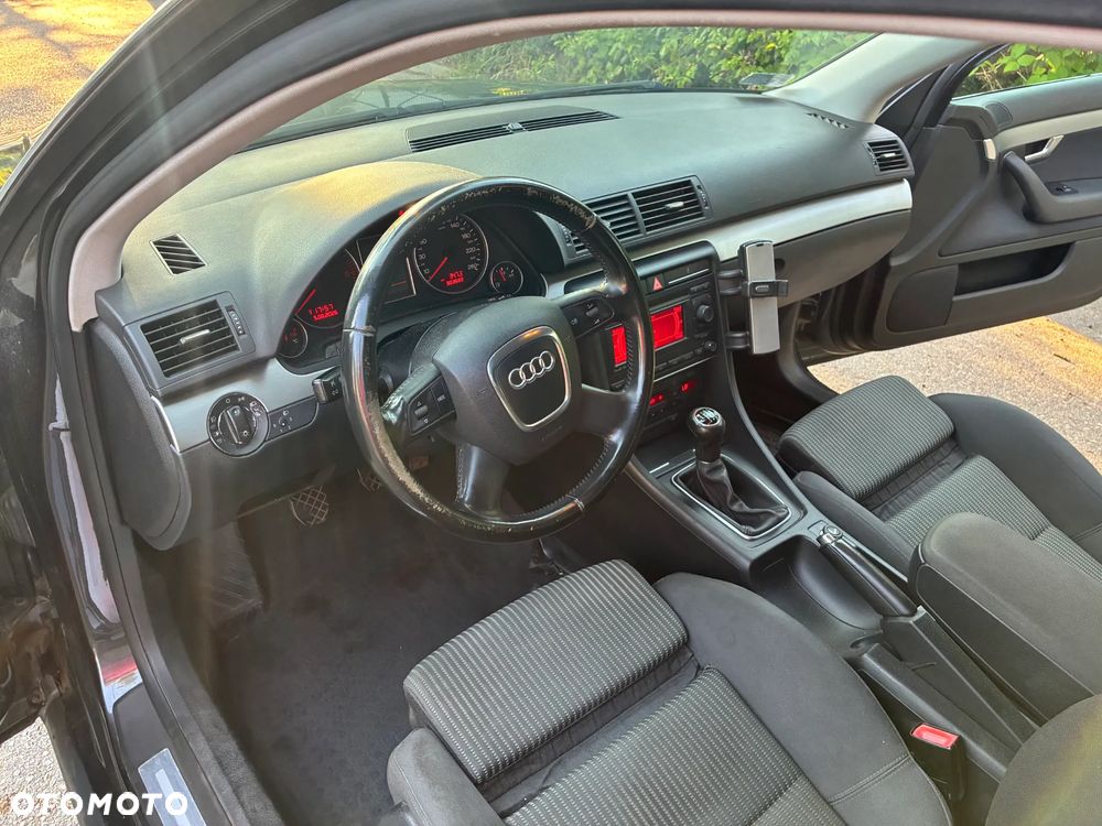 Audi A4 Avant 2.0 TDI - 11