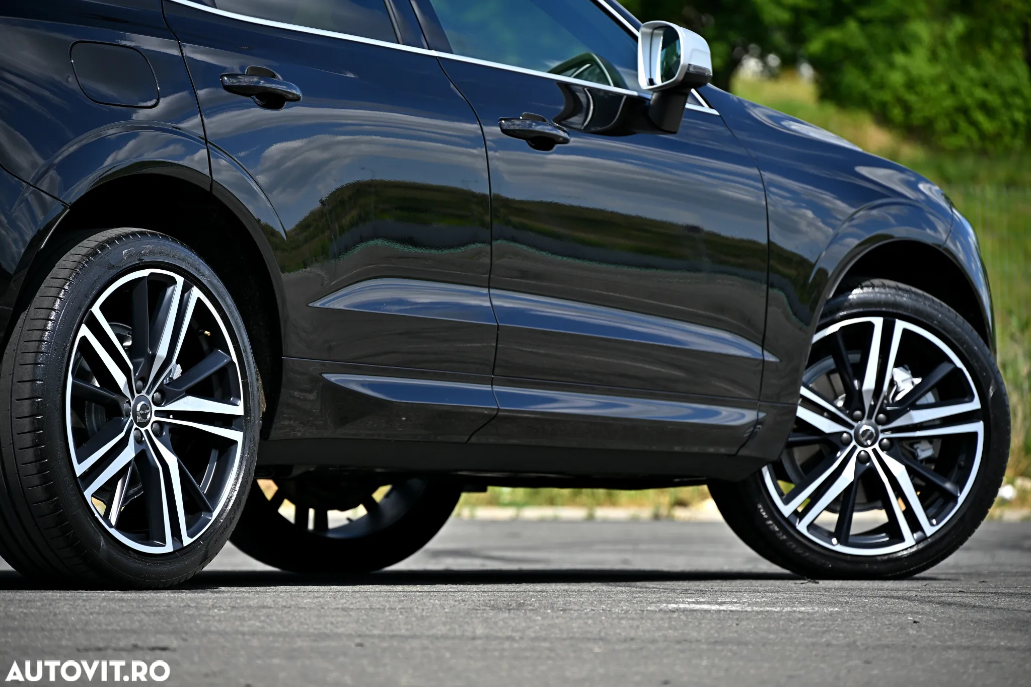 Volvo XC 60 D5 AWD Geartronic RDesign - 36