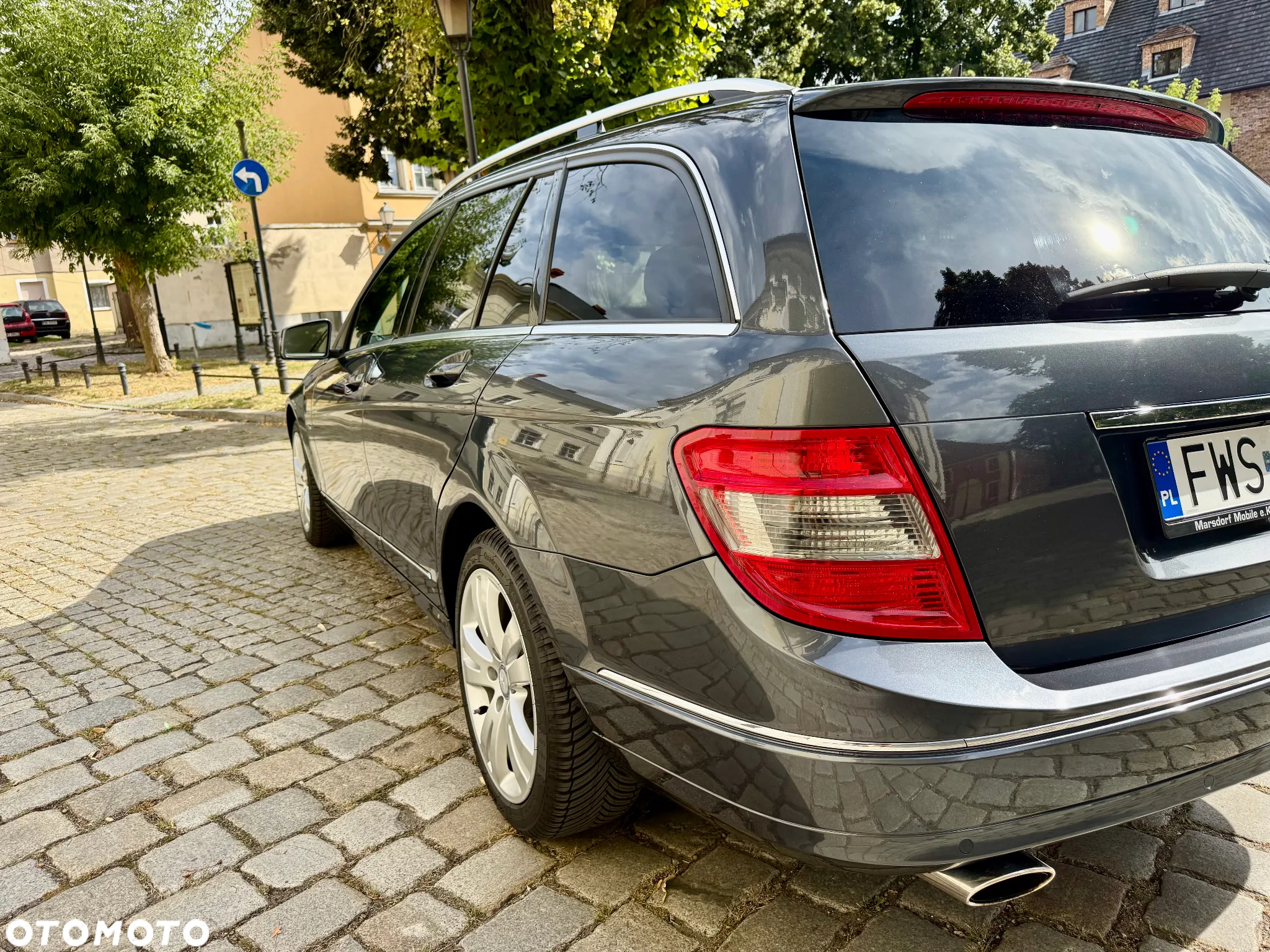 Mercedes-Benz Klasa C 250 CGI T Automatik BlueEFFICIENCY Avantgarde - 13