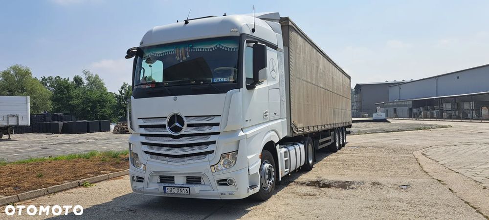 Mercedes-Benz Actros MP4 - 8