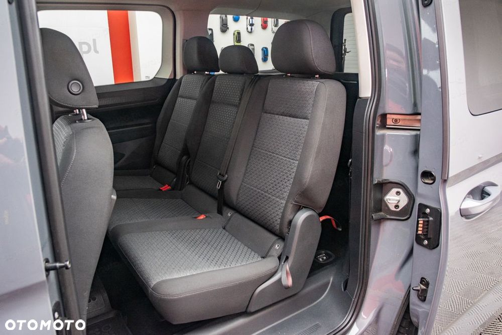 Ford Tourneo Connect Grand - 36