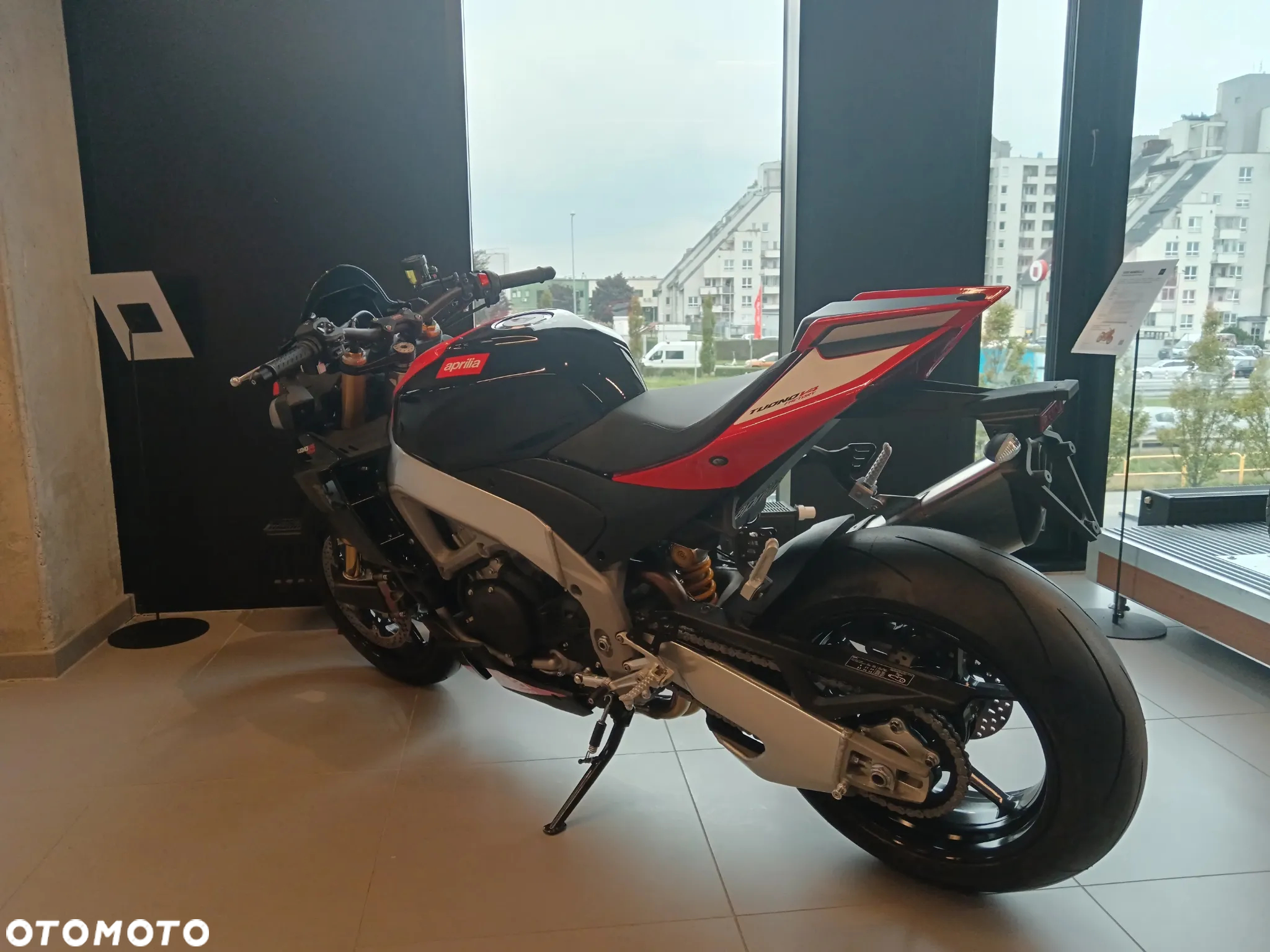 Aprilia Tuono - 8